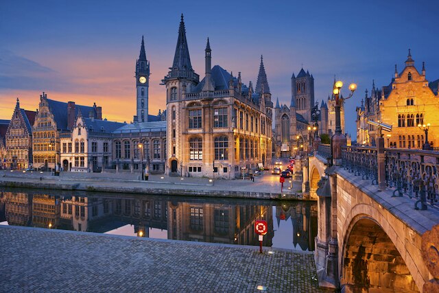 België