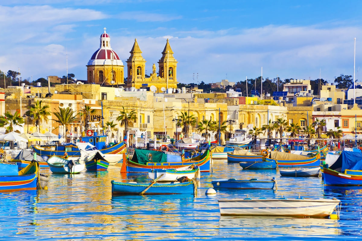 Glimlach bezoeker drinken Luqa (Malta) gaandRound trip goedkope tickets EUR270~ - skyticket